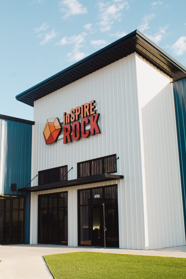 571223300 1251532933673835 7483907696685576661 n 768x1152