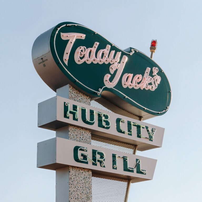 437939176 1000571312069246 40374499784590721 n 768x768