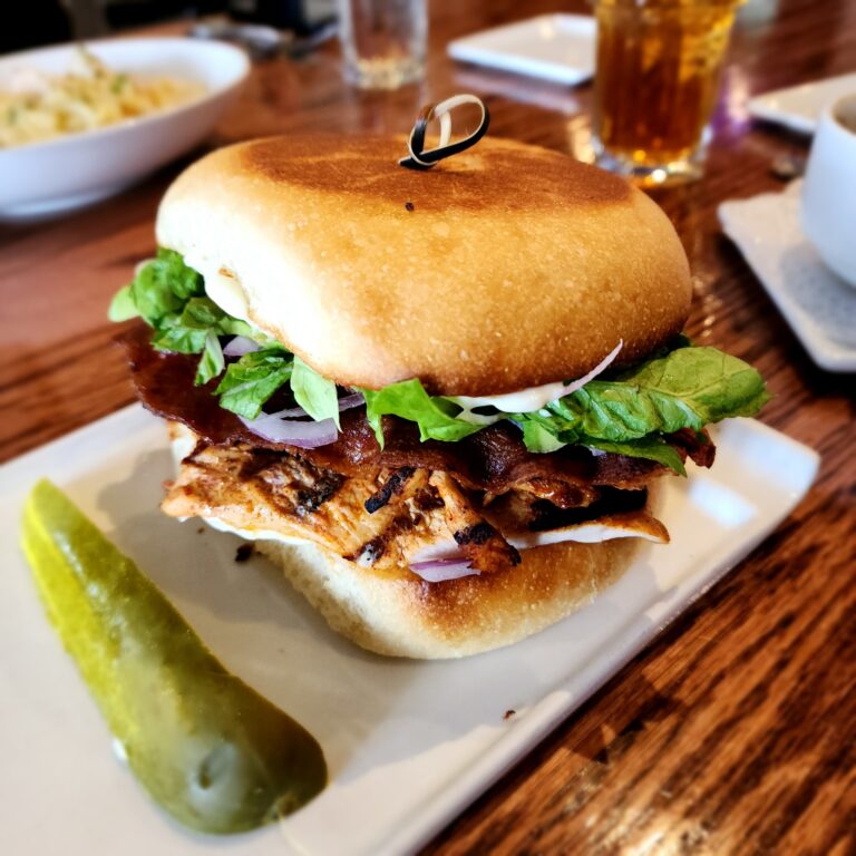 487203633 9480395875409339 3965596286186329950 n 768x768